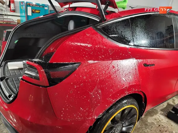 Red Tesla Model Y, Stealth. Photo 17 of 48.