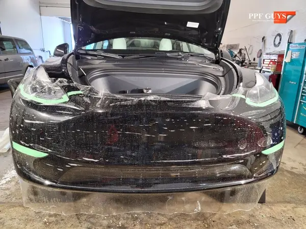 Black Tesla Model Y, Front end